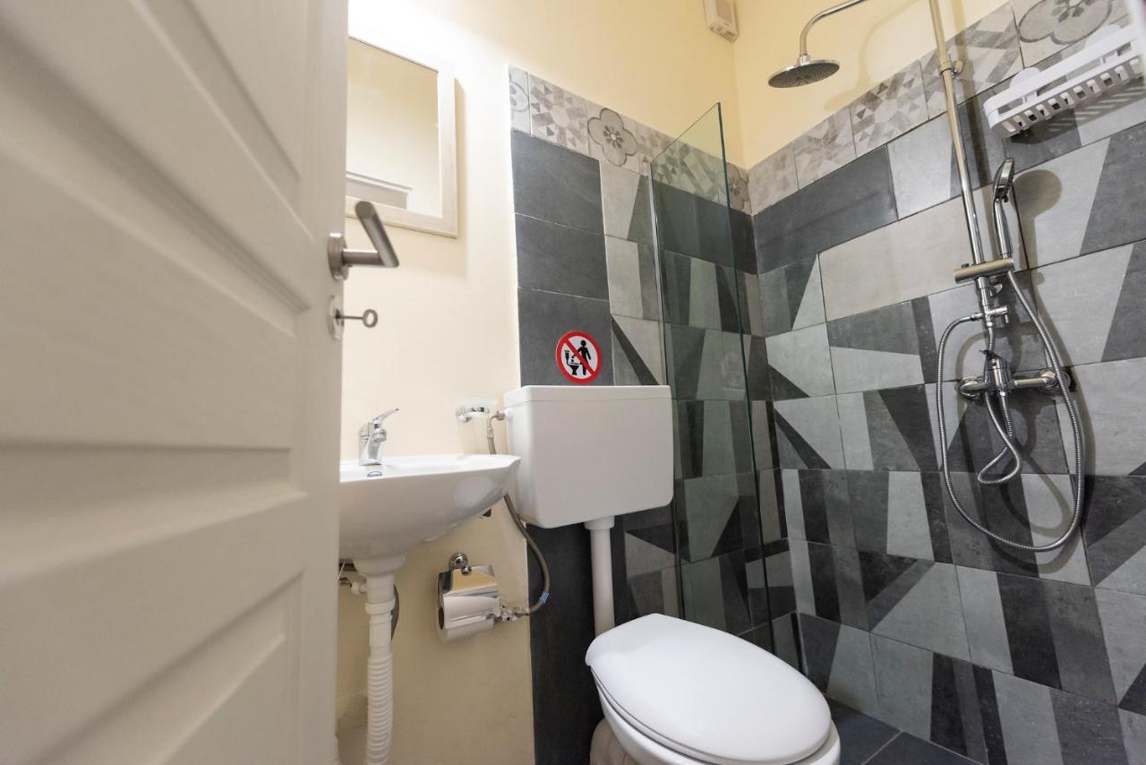 Pure Urban Bedboxes Acropolis Metro Petralona Apartment Athens Ngoại thất bức ảnh