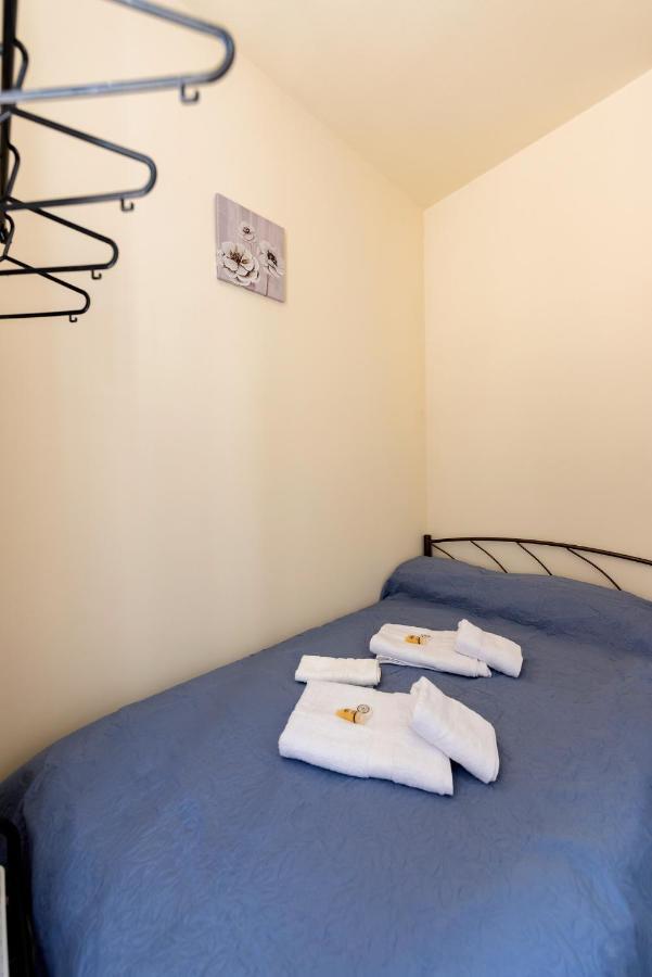 Pure Urban Bedboxes Acropolis Metro Petralona Apartment Athens Ngoại thất bức ảnh