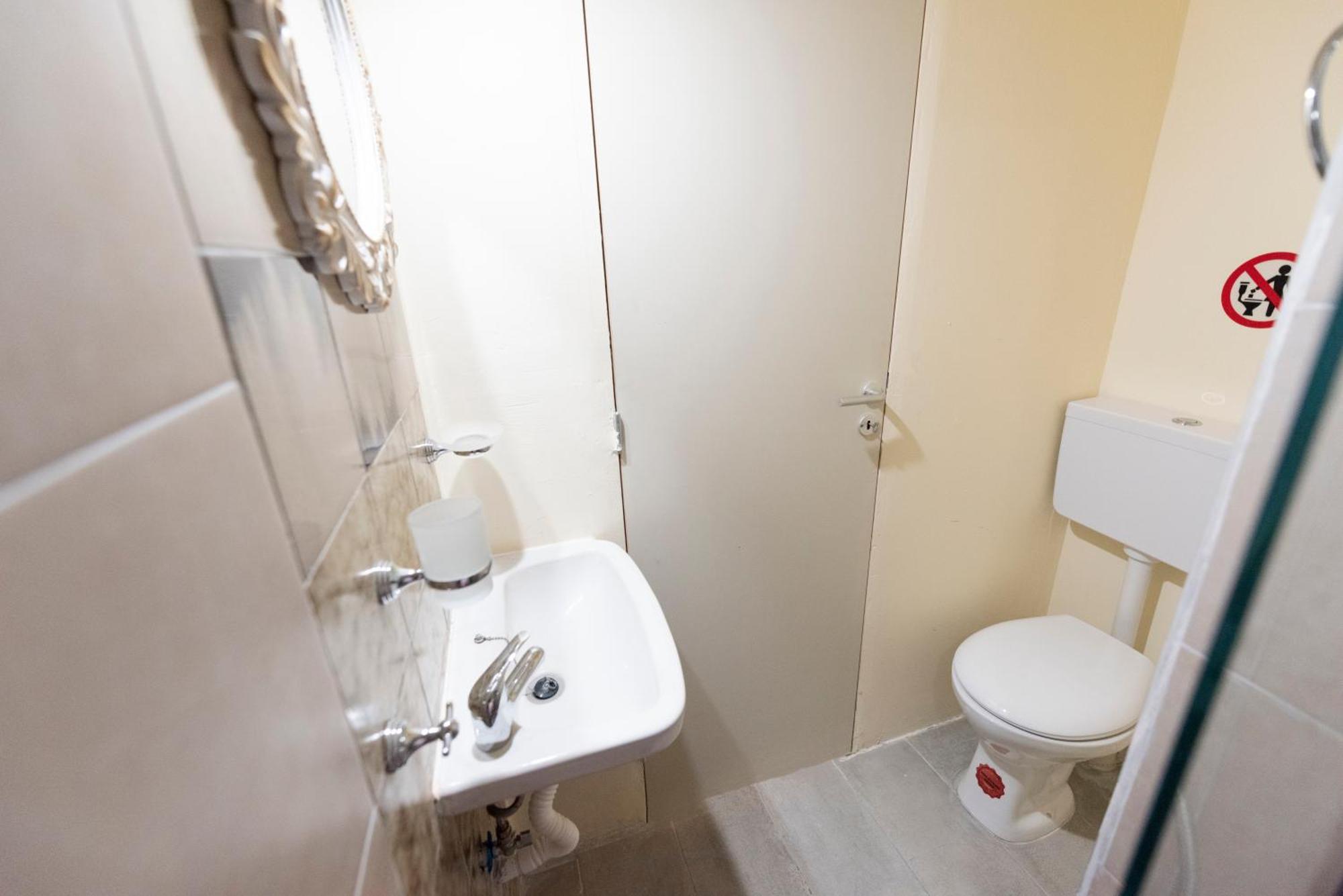 Pure Urban Bedboxes Acropolis Metro Petralona Apartment Athens Ngoại thất bức ảnh